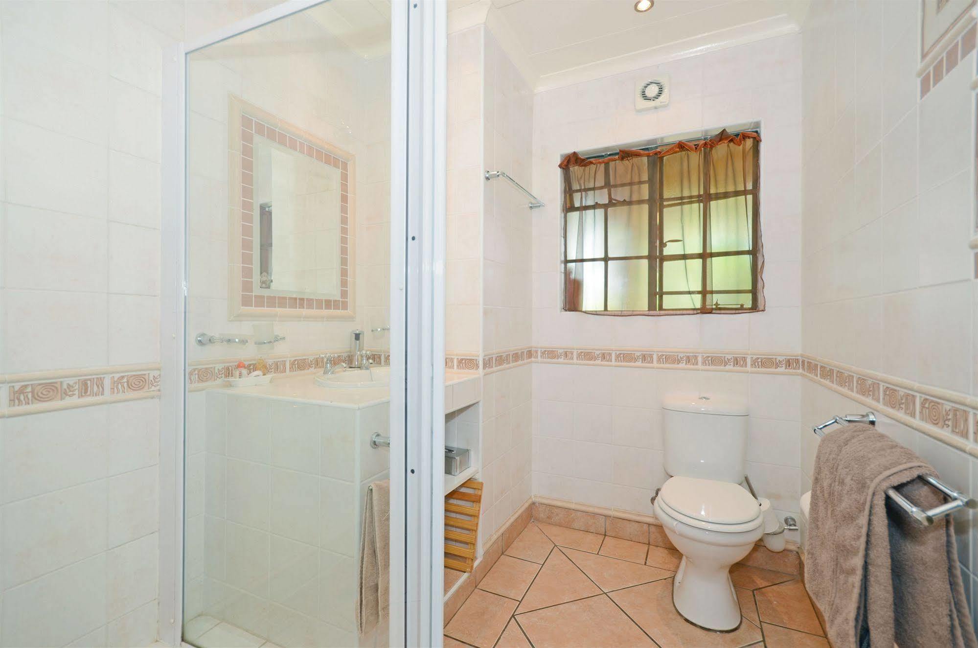 Cherry Tree Cottage B&B Linden Johannesburg Buitenkant foto