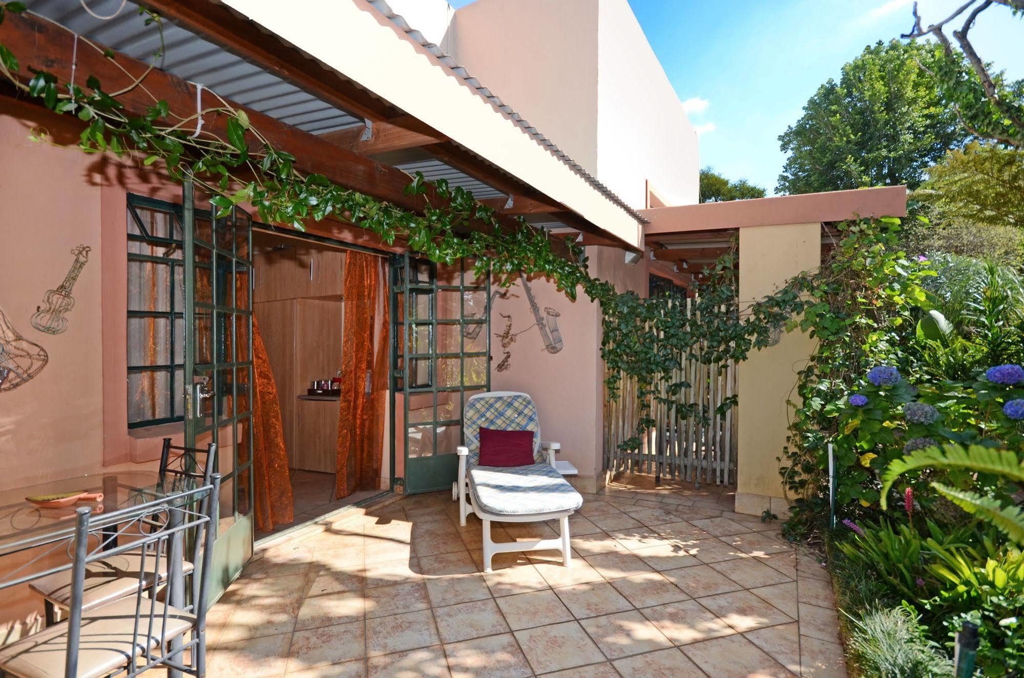Cherry Tree Cottage B&B Linden Johannesburg Buitenkant foto