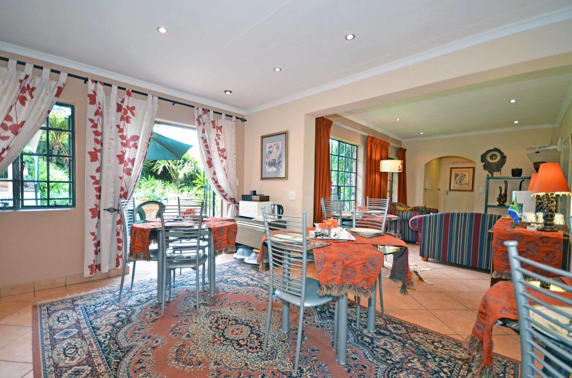 Cherry Tree Cottage B&B Linden Johannesburg Buitenkant foto